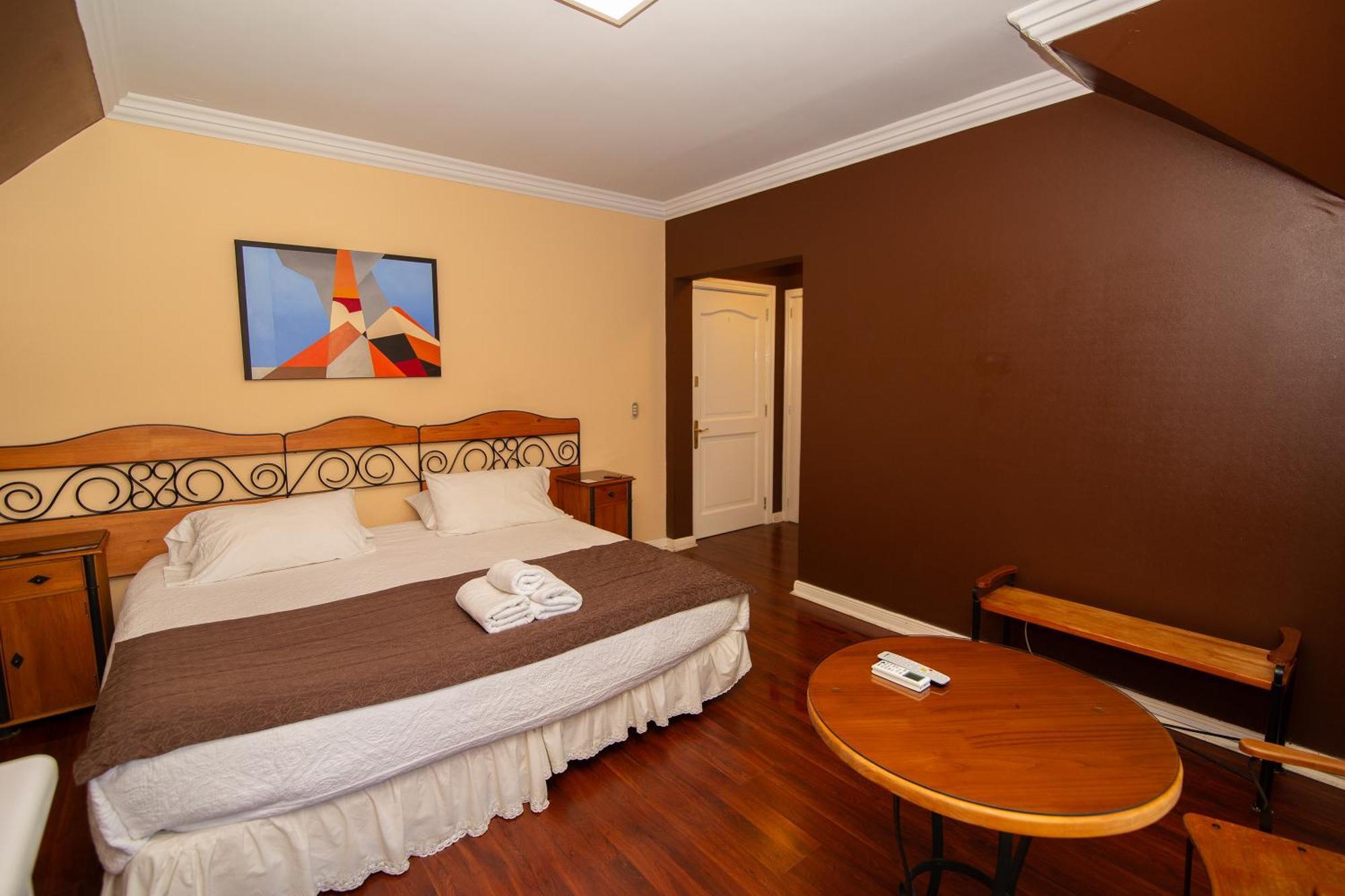 VELVET375 Hotel GAY, Hetero-Friendly, SOLO MAYORES DE 18 AÑOS Pucón Exterior foto